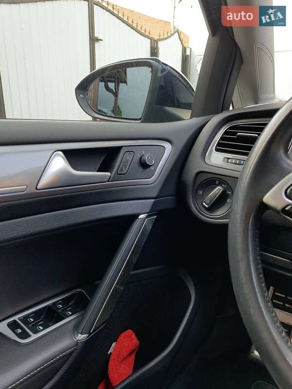 Хэтчбек Volkswagen e-Golf 2015 в Мукачево фото 13 Хэтчбек Volkswagen e-Golf 2015 в Мукачево