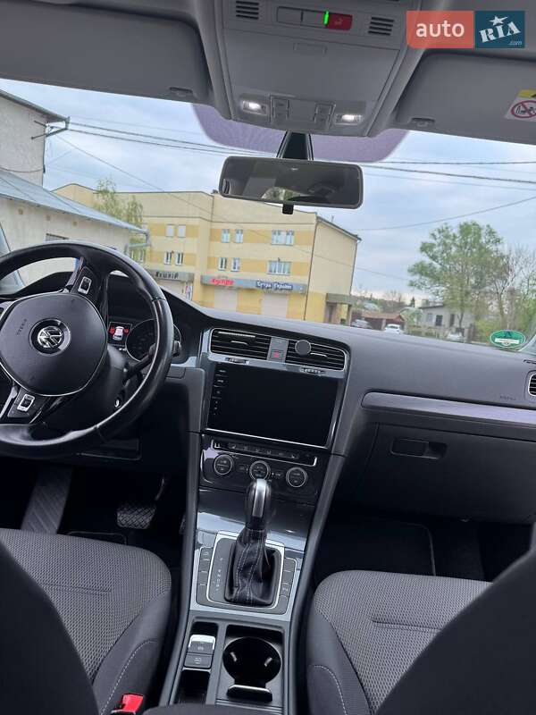 Хетчбек Volkswagen e-Golf 2020 в Івано-Франківську