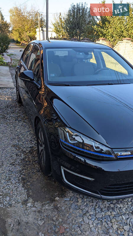Хетчбек Volkswagen e-Golf 2014 в Івано-Франківську