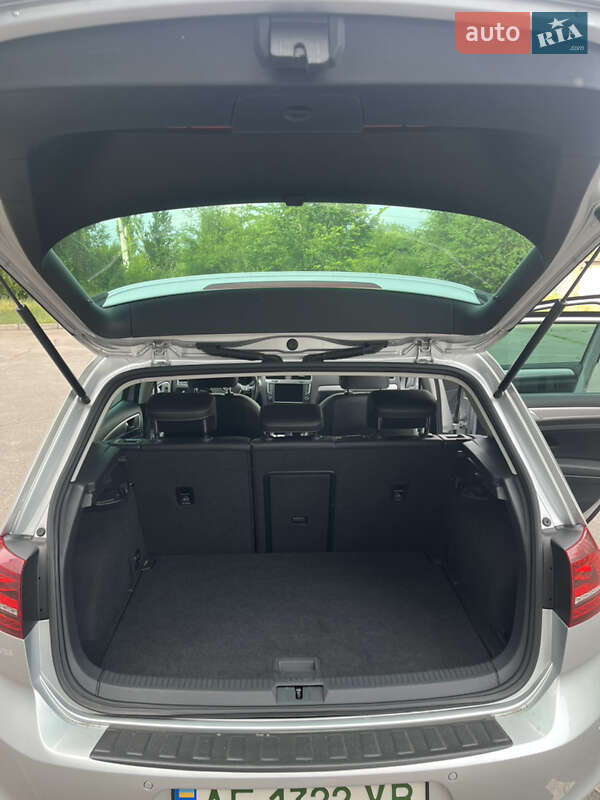 Хэтчбек Volkswagen e-Golf 2016 в Кривом Роге