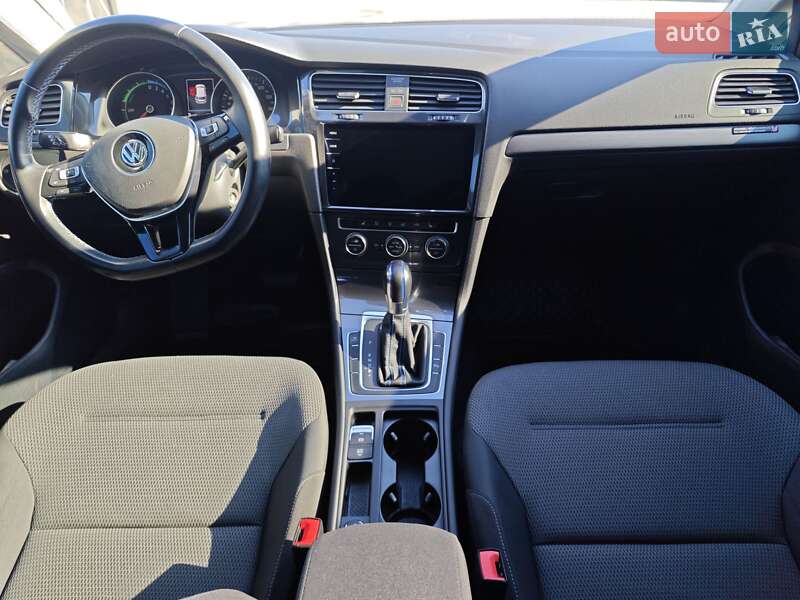 Хетчбек Volkswagen e-Golf 2017 в Полтаві