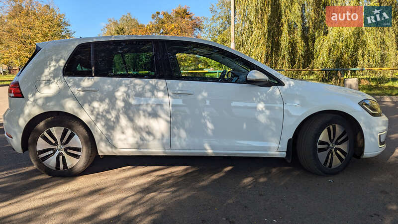 Хетчбек Volkswagen e-Golf 2017 в Рівному