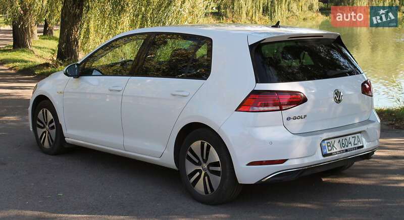 Хетчбек Volkswagen e-Golf 2017 в Рівному