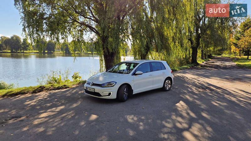 Хетчбек Volkswagen e-Golf 2017 в Рівному
