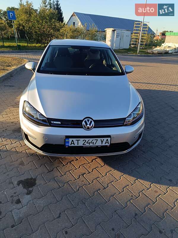 Хетчбек Volkswagen e-Golf 2016 в Косові