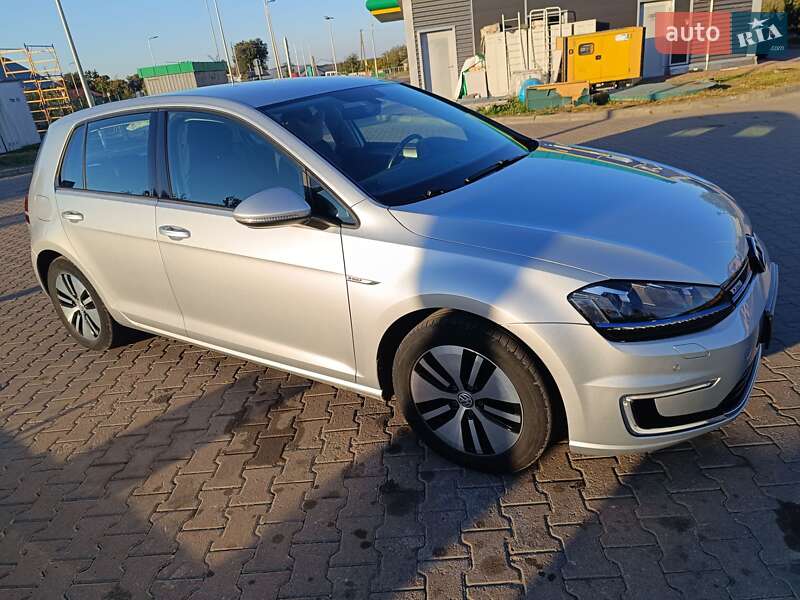 Хетчбек Volkswagen e-Golf 2016 в Косові