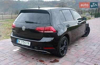 Хетчбек Volkswagen e-Golf 2017 в Чернівцях