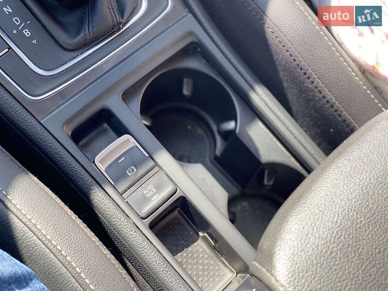 Хэтчбек Volkswagen e-Golf 2017 в Днепре фото 24 Хэтчбек Volkswagen e-Golf 2017 в Днепре