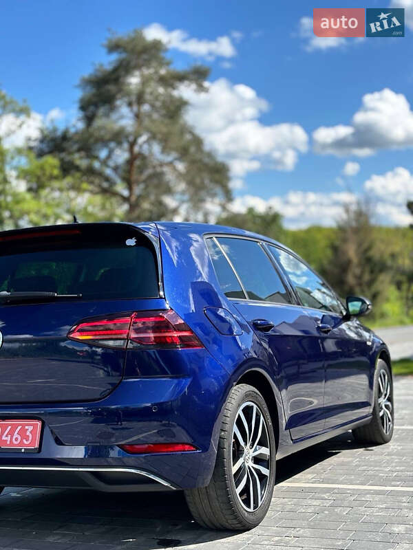 Хетчбек Volkswagen e-Golf 2018 в Ужгороді