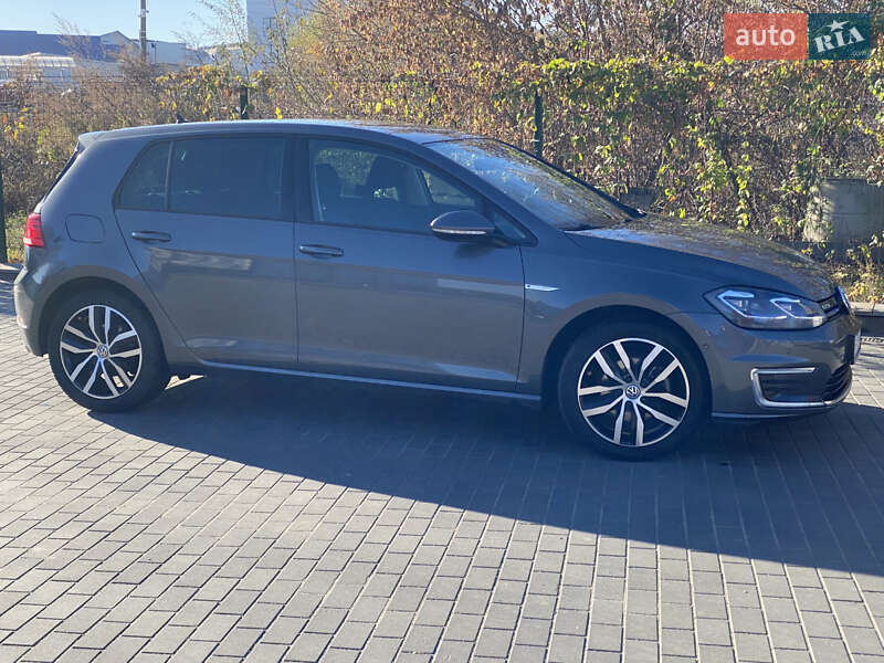 Хэтчбек Volkswagen e-Golf 2018 в Ровно