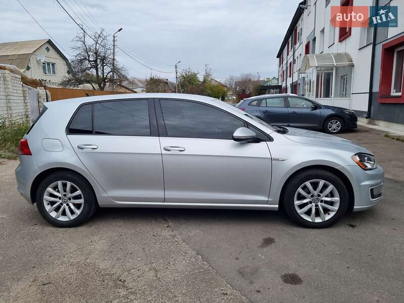 Volkswagen e-Golf 2016