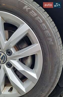 Хэтчбек Volkswagen e-Golf 2016 в 