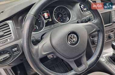 Хэтчбек Volkswagen e-Golf 2016 в 