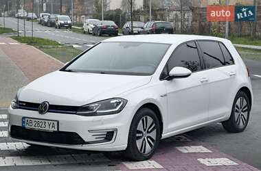 Хэтчбек Volkswagen e-Golf 2019 в 