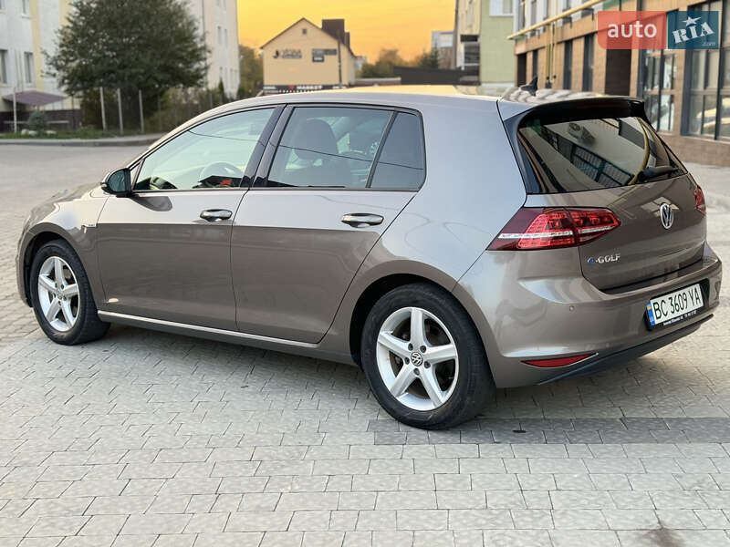 Хетчбек Volkswagen e-Golf 2015 в Сокалі