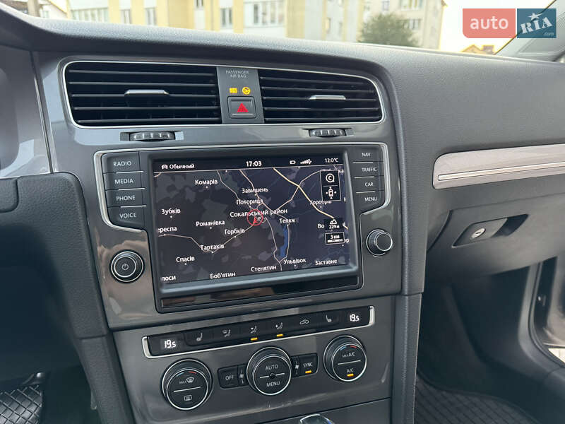 Хетчбек Volkswagen e-Golf 2015 в Сокалі