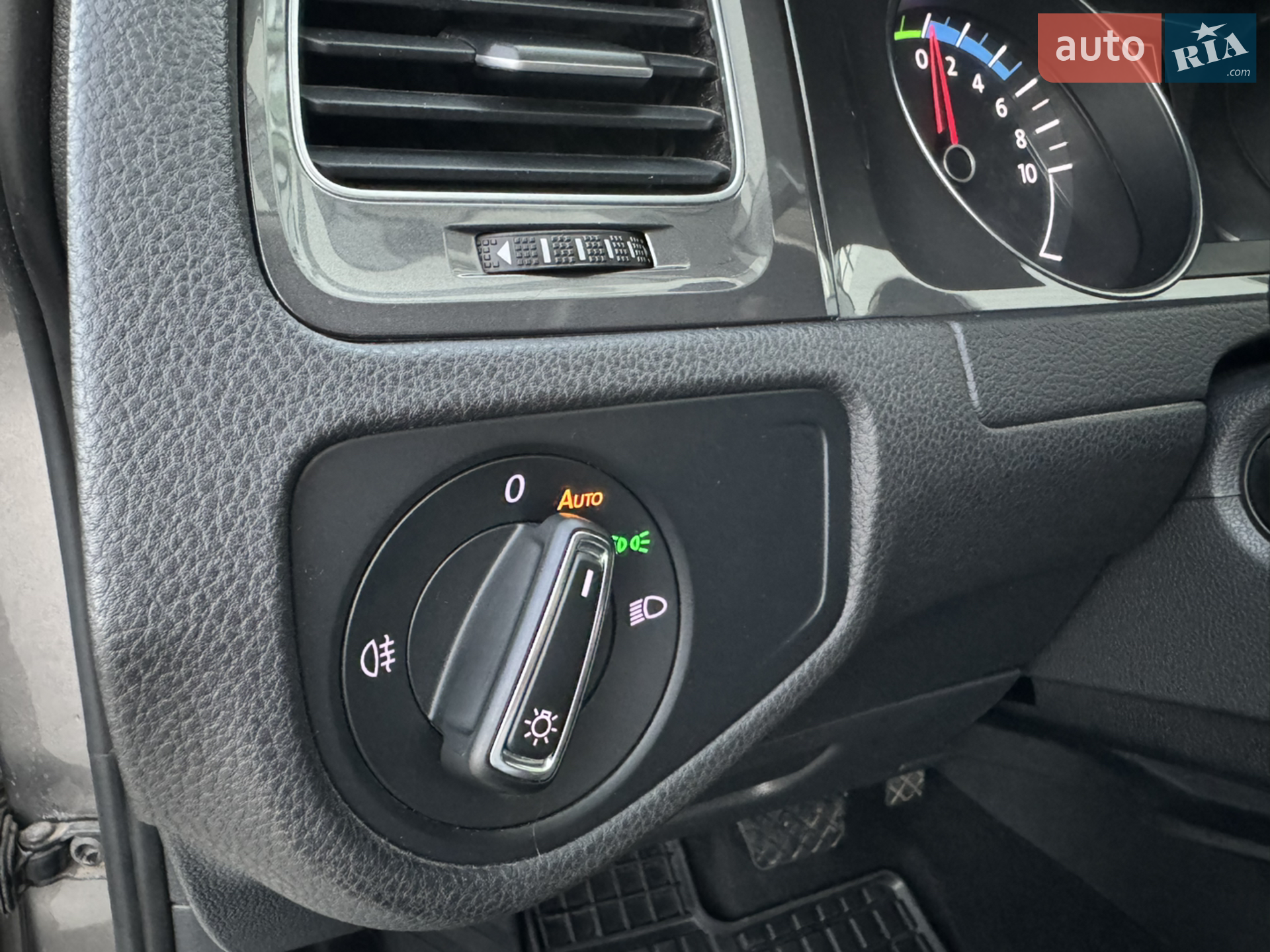 2015 Volkswagen Golf - мініатюра 35