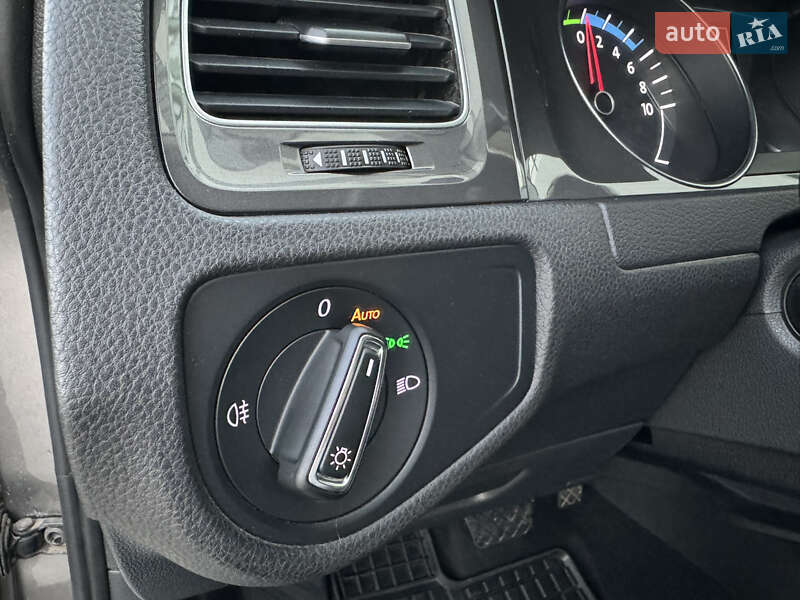 Хетчбек Volkswagen e-Golf 2015 в Сокалі