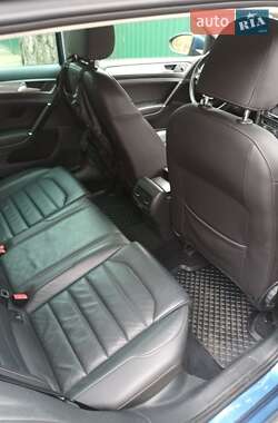 Хетчбек Volkswagen e-Golf 2015 в 