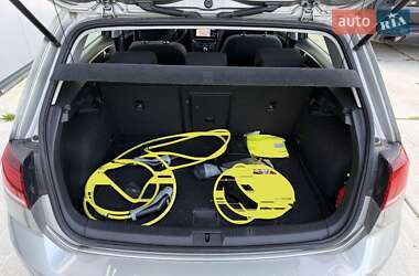 Хетчбек Volkswagen e-Golf 2018 в 