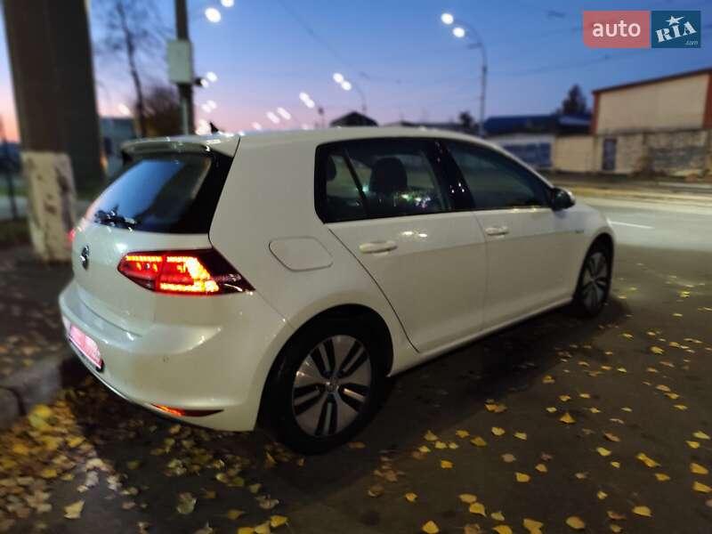 Хетчбек Volkswagen e-Golf 2014 в Києві фото 13 Хетчбек Volkswagen e-Golf 2014 в Києві
