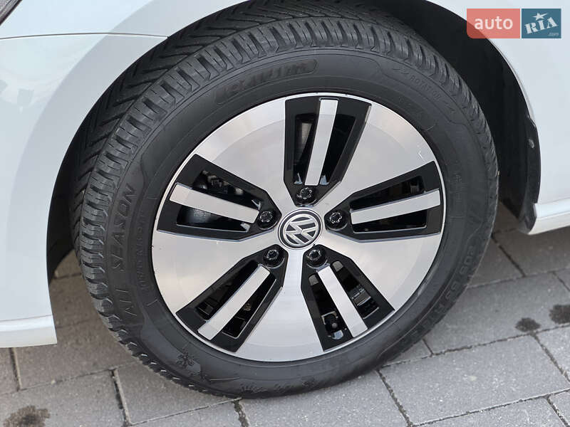 Хэтчбек Volkswagen e-Golf 2020 в Мукачево