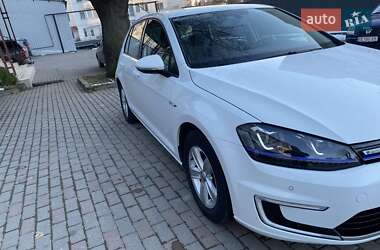 Хетчбек Volkswagen e-Golf 2015 в Чернівцях