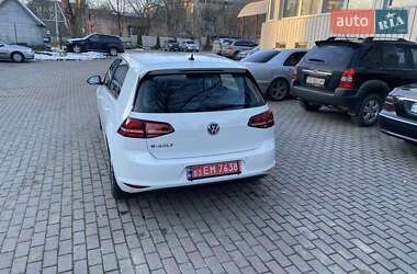 Хетчбек Volkswagen e-Golf 2015 в Чернівцях