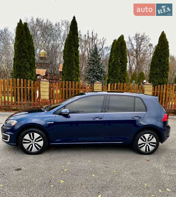 Хетчбек Volkswagen e-Golf 2015 в Дніпрі