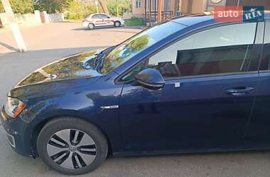 Хетчбек Volkswagen e-Golf 2016 в 