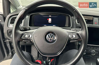 Хэтчбек Volkswagen e-Golf 2019 в 
