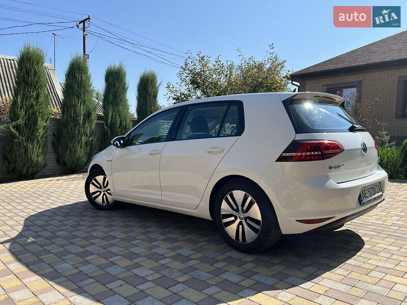 Хетчбек Volkswagen e-Golf 2016 в Дніпрі