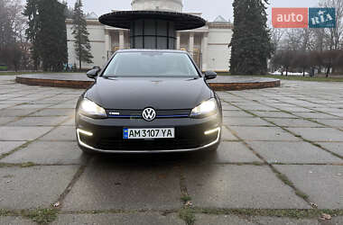 Хетчбек Volkswagen e-Golf 2016 в 