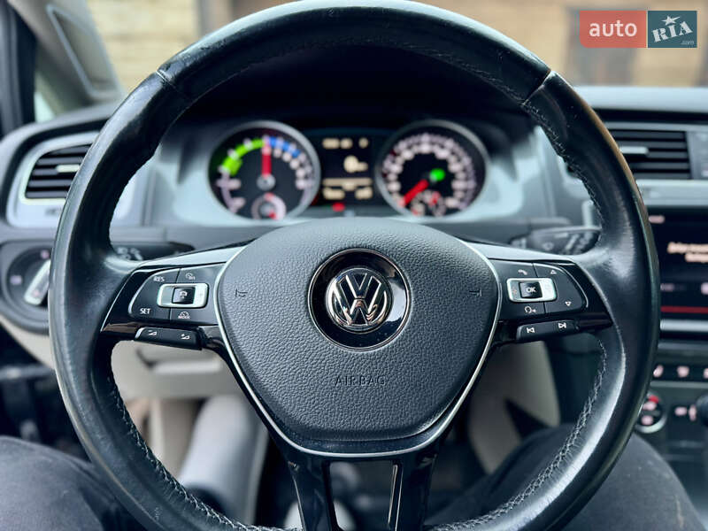 Хетчбек Volkswagen e-Golf 2015 в Кам'янець-Подільському