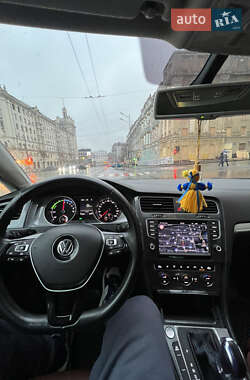 Хетчбек Volkswagen e-Golf 2015 в Харкові