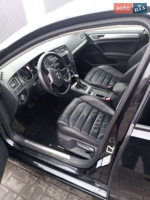 Хетчбек Volkswagen e-Golf 2015 в Кропивницькому