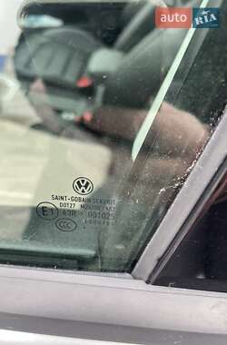 Хэтчбек Volkswagen e-Golf 2014 в 