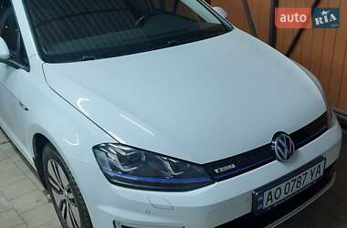 Хетчбек Volkswagen e-Golf 2015 в Ужгороді