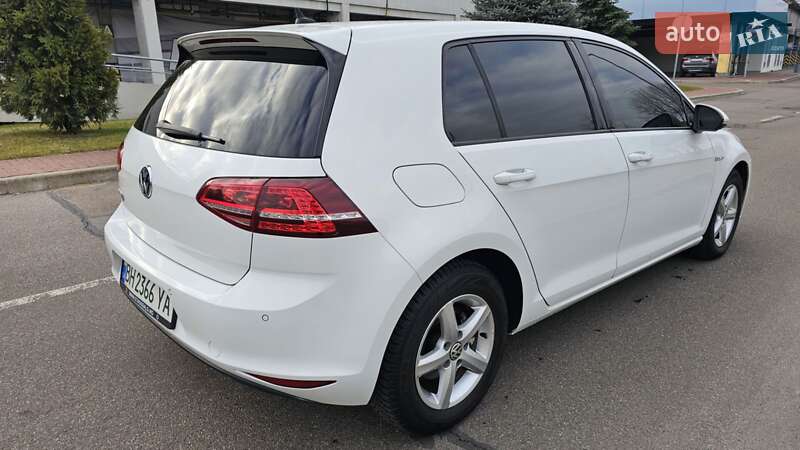Хэтчбек Volkswagen e-Golf 2014 в Киеве