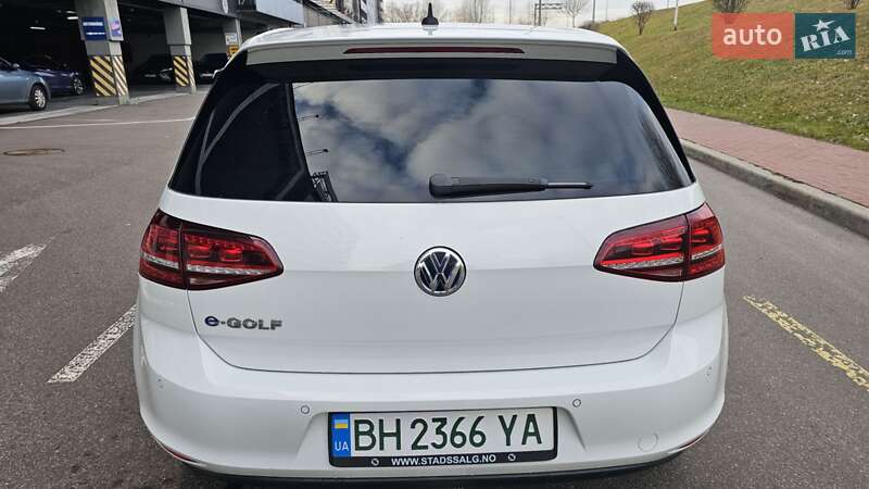 Хэтчбек Volkswagen e-Golf 2014 в Киеве