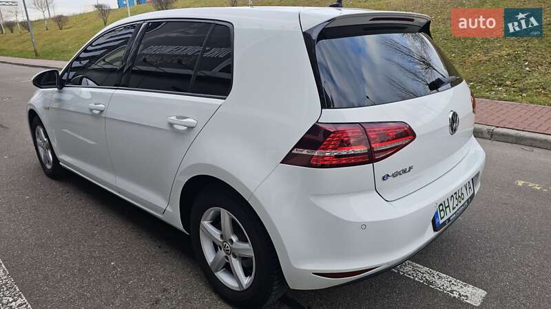 Хэтчбек Volkswagen e-Golf 2014 в Киеве