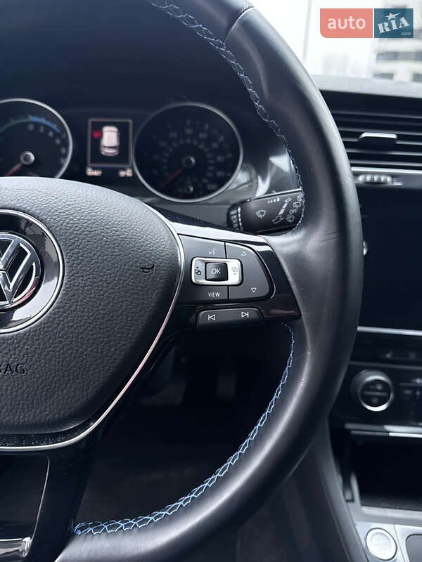 Хетчбек Volkswagen e-Golf 2019 в Києві