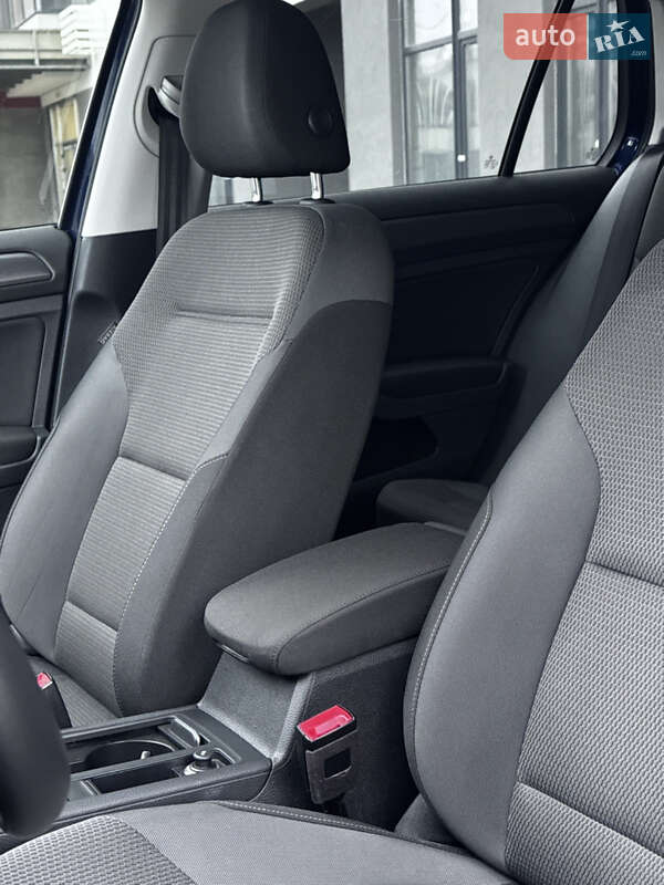 Хетчбек Volkswagen e-Golf 2019 в Києві