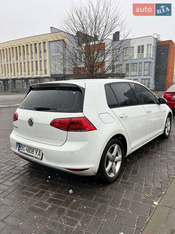 Хетчбек Volkswagen e-Golf 2015 в Львові