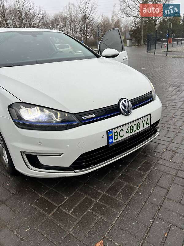 Хетчбек Volkswagen e-Golf 2015 в Львові