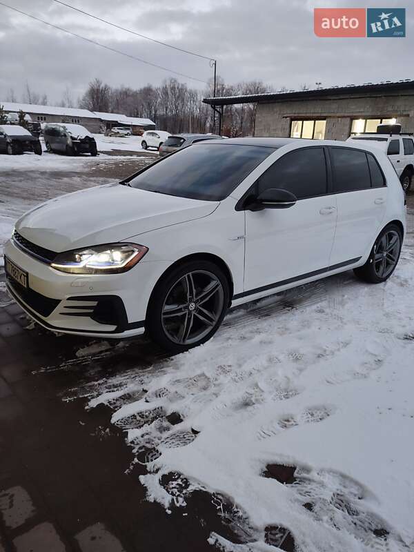 Хэтчбек Volkswagen e-Golf 2018 в Ивано-Франковске