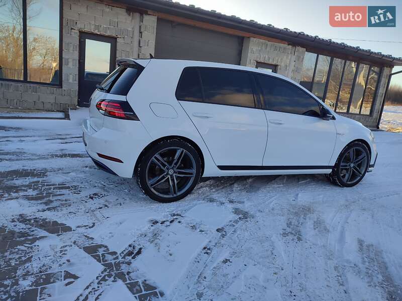 Хэтчбек Volkswagen e-Golf 2018 в Ивано-Франковске