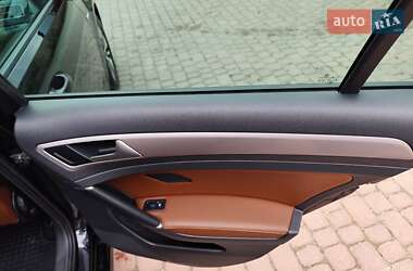 Хэтчбек Volkswagen e-Golf 2015 в 
