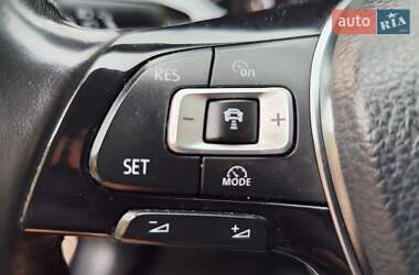 Хэтчбек Volkswagen e-Golf 2015 в 