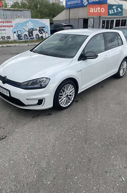 Хэтчбек Volkswagen e-Golf 2016 в Киеве